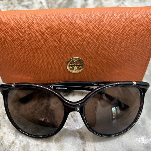 Tory Burch Sunglasses TY9032 tortoise shell - Picture 7 of 7